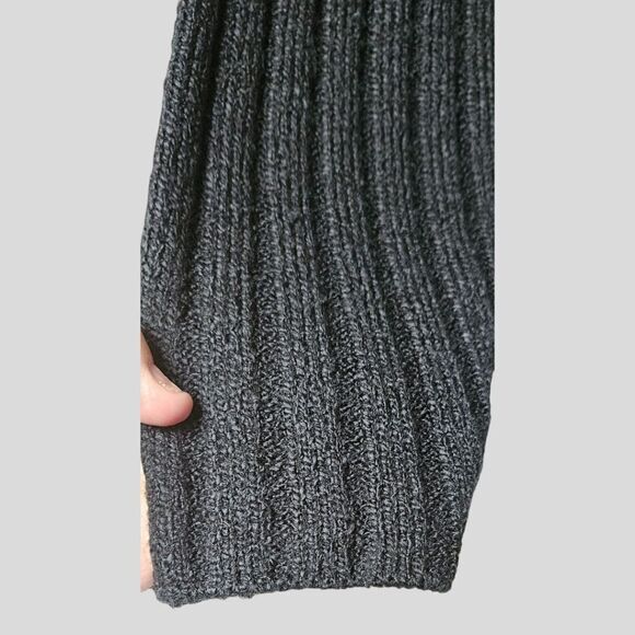 YARNWORKS Women's Oversized Black V- Neck Sweater - Picture 6 of 10